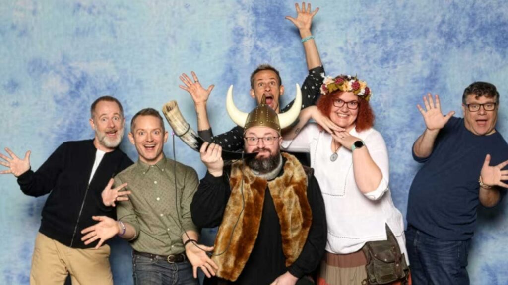 Get your photo with LOTR actors